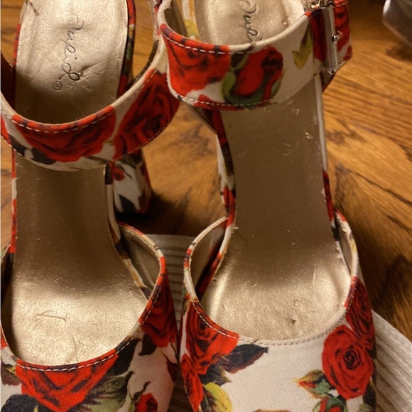 Qupid Floral Heels Size 9 - Picture 7 of 7